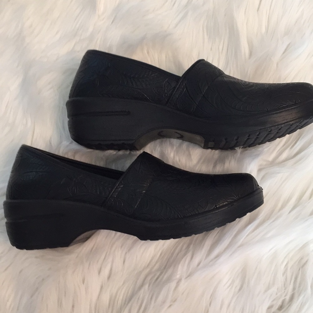 NEW Comfortable  Work Clogs - Picture 2 of 4
